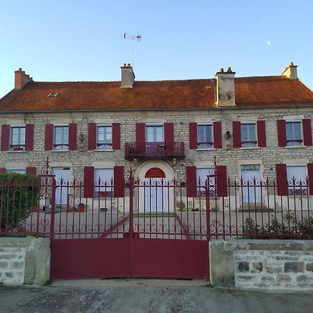La Residence Du Canal De Bourgogne モンバール エクステリア 写真