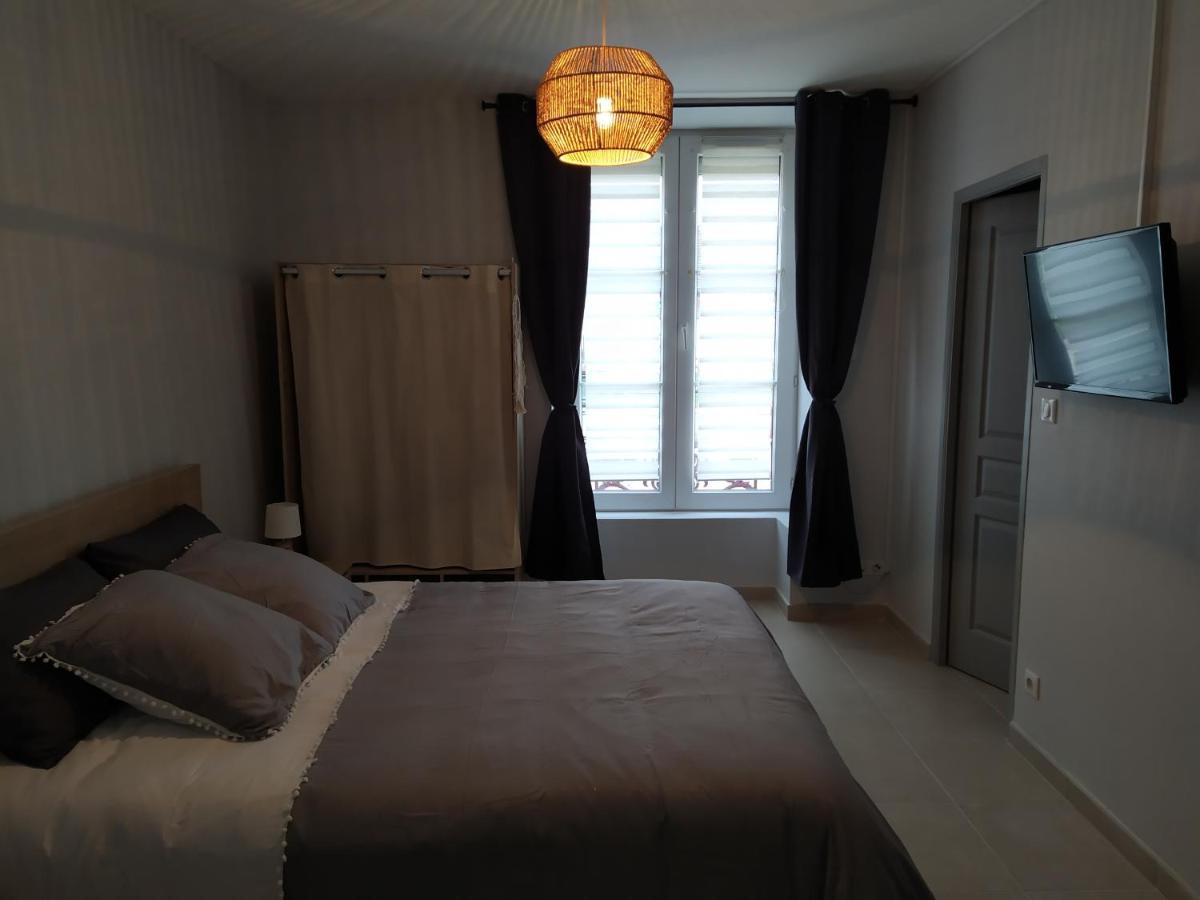 La Residence Du Canal De Bourgogne モンバール エクステリア 写真